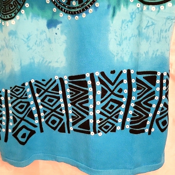 LIKE NEW! Multi-shade Blue Abstract Patterned Knit & Beaded Top, M - Picture 11 of 13